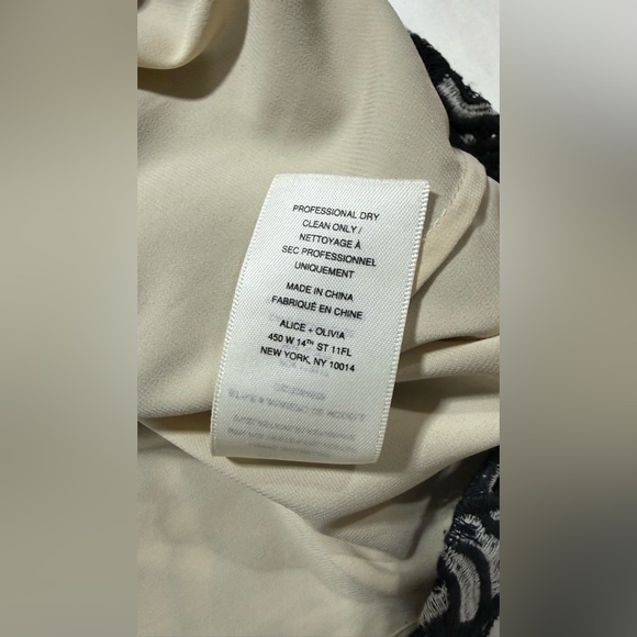 ALICE + OLIVIA Black and White Butterfly Lace Mini Skirt size 4 - Picture 12 of 14